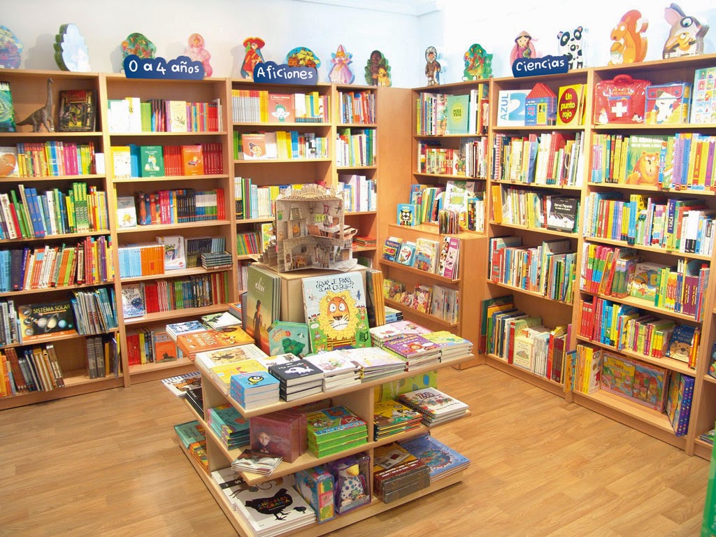 Dideco Pozuelo Tienda de juguetes y libros 12