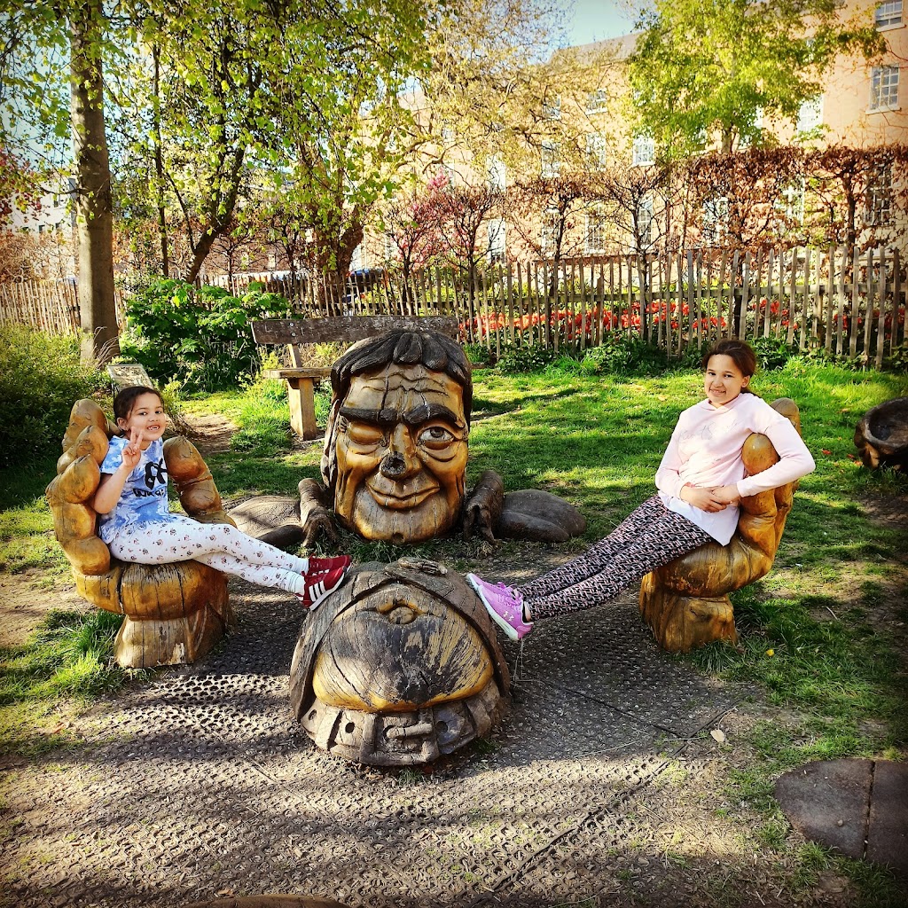 Merrion Square Playground 12