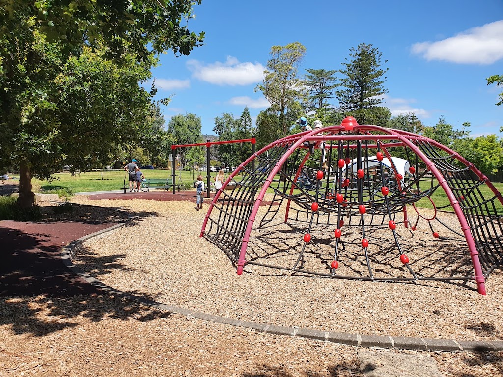 Tusmore Park