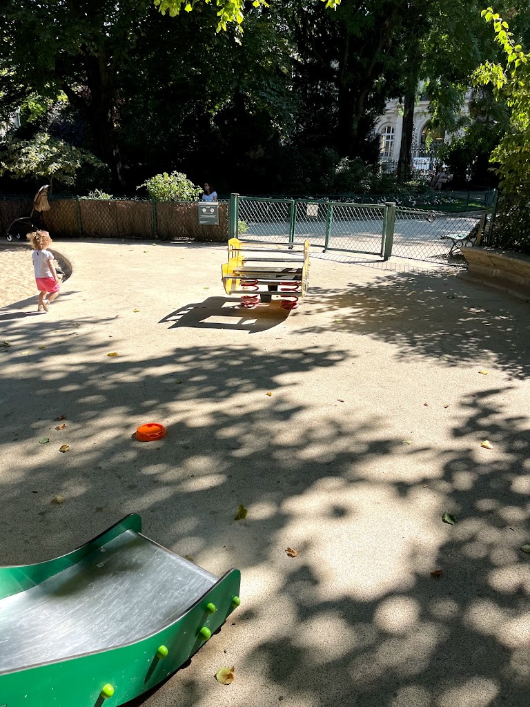 Aire de jeux pour enfants 6