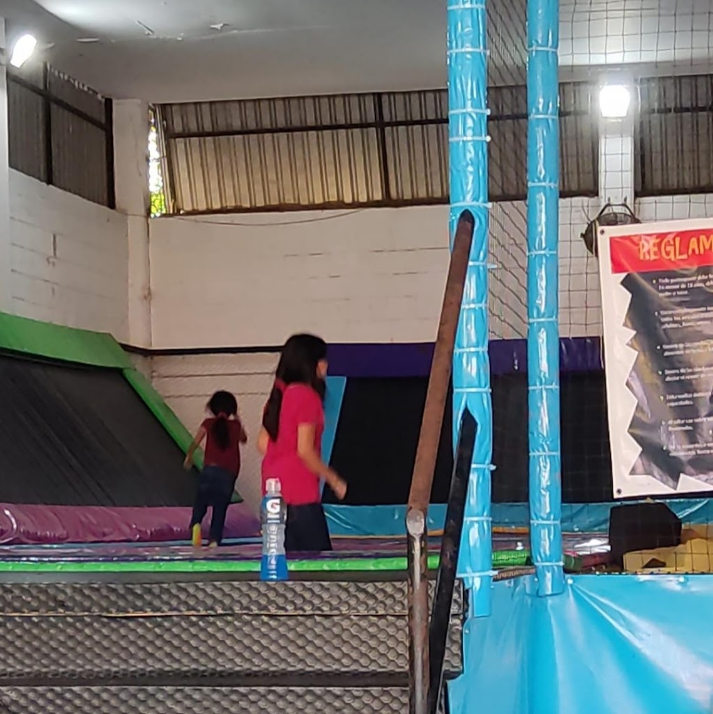 Space Jump Trampoline Park Lázaro Cárdenas 2