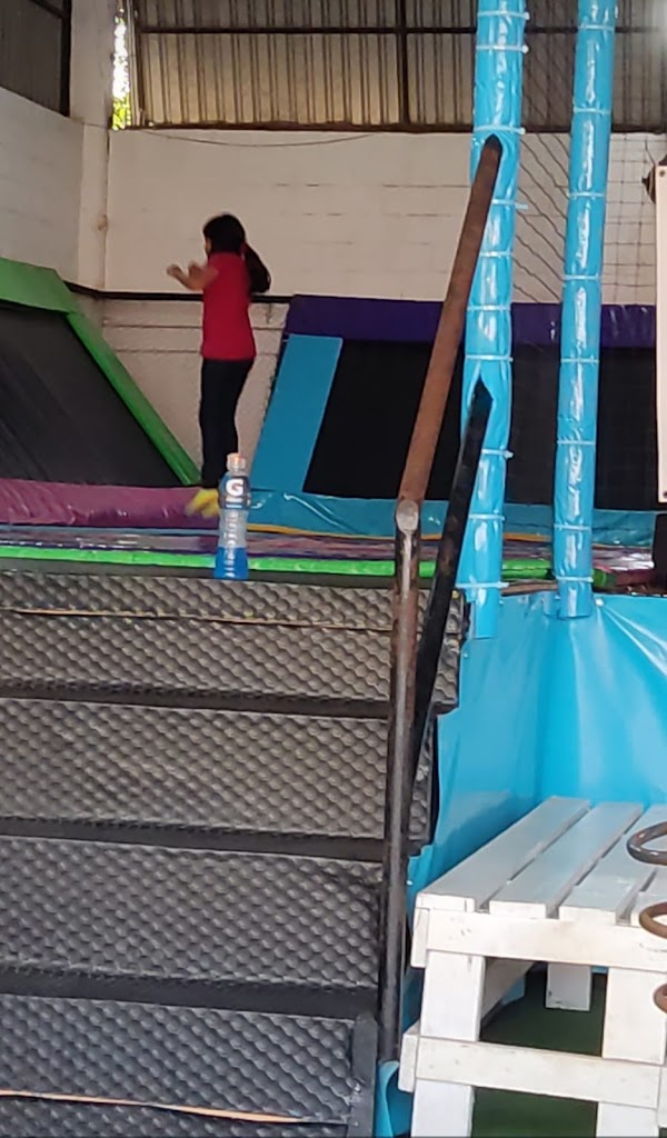 Space Jump Trampoline Park Lázaro Cárdenas 8