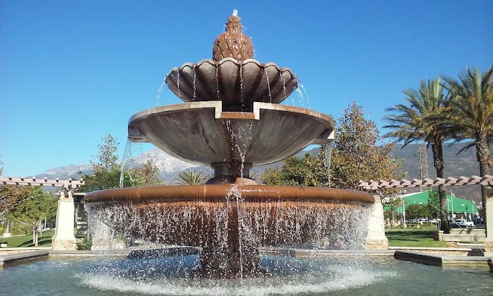 Fontana Park Aquatic Center 5