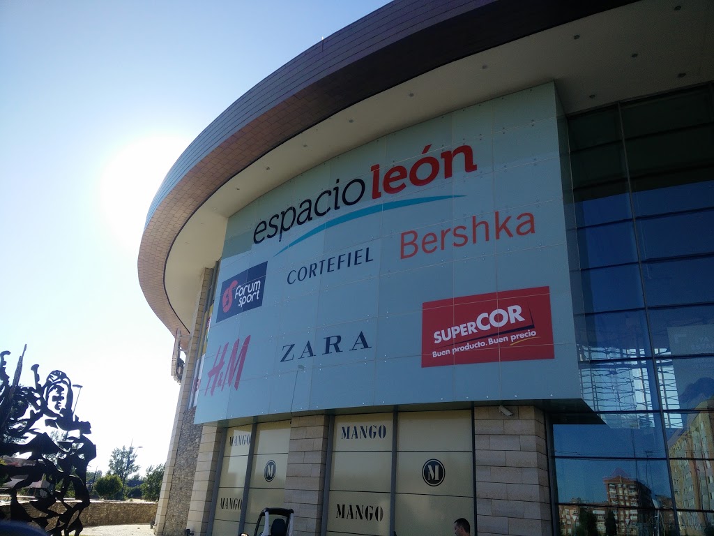 Centro Comercial Espacio León 15